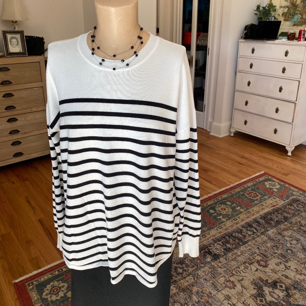 Marled Black and White Tunic Sweater -‎ Size L
